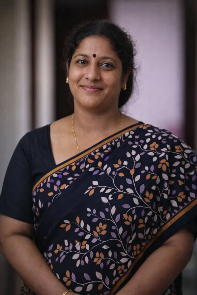 Create strong depth of field effect, subject sharp, background heavy blur, realistic lens effect, natural lighting, real skin texture, professional photography.